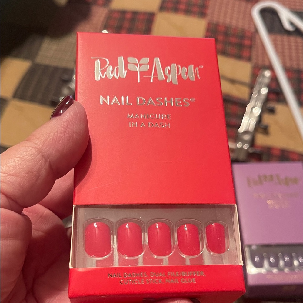 Red Aspen Nail Dashes - Vibrant Red